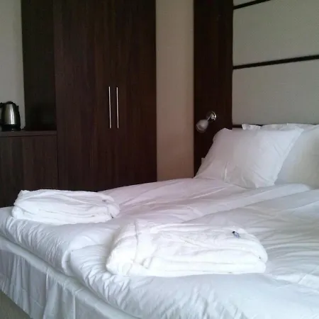 Zara 호텔 4*